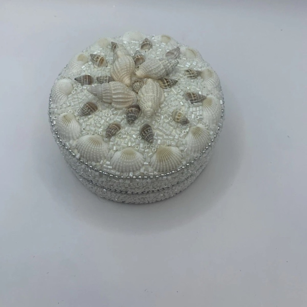 Shell Embellished Round Jewelry Box With Black Interior Velvet Trinket Box